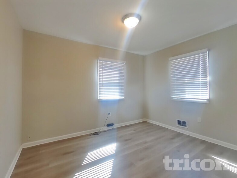 Building Photo - 7700 Mane Ln