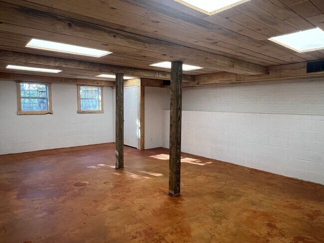 Building Photo - Seeing is Believing!!!