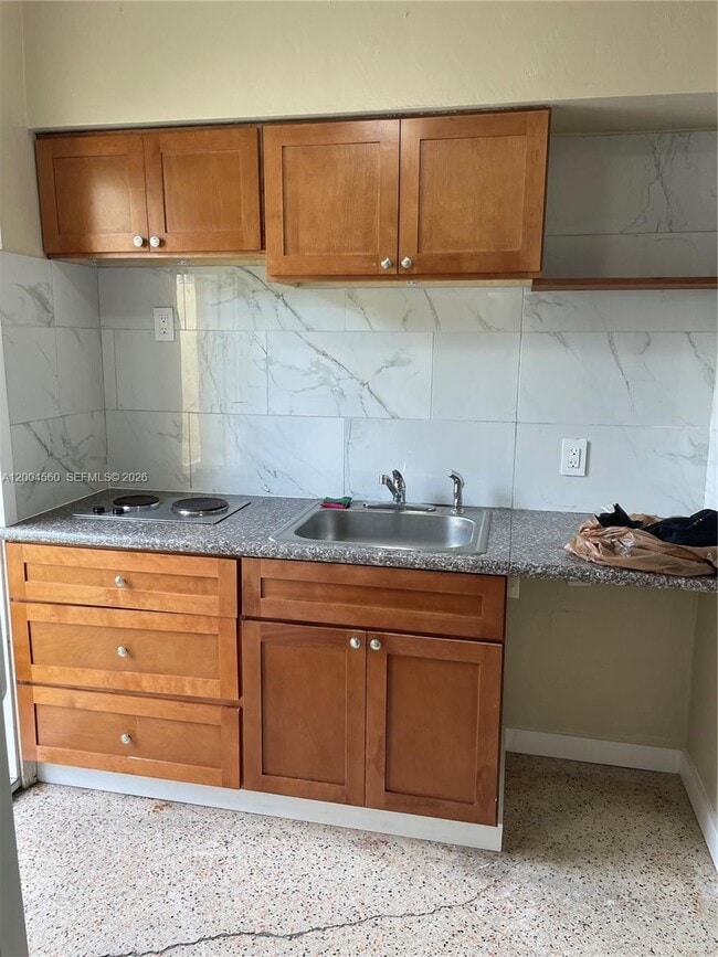 Building Photo - 940 SW 10th St