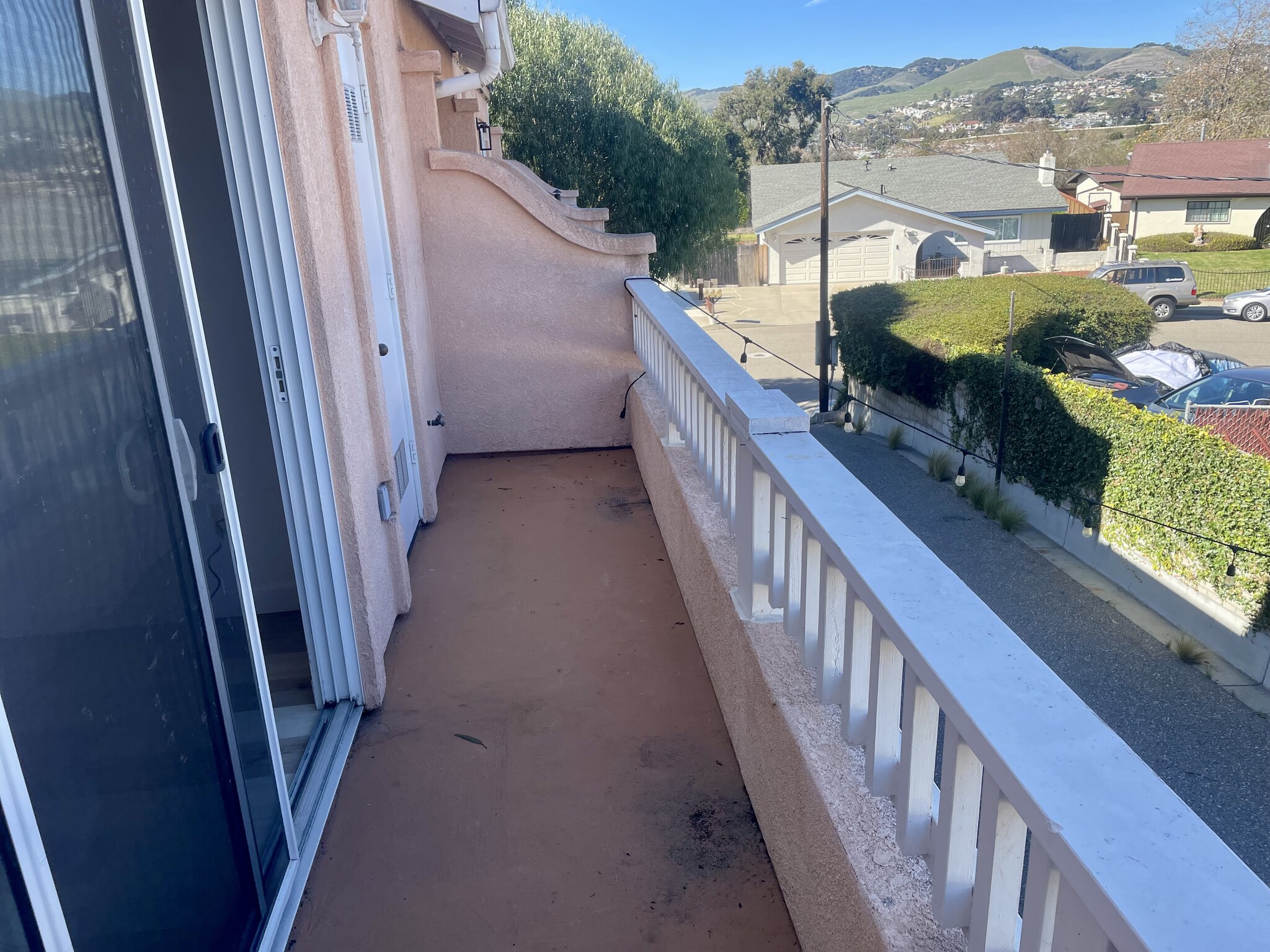 Building Photo - 896 Front St