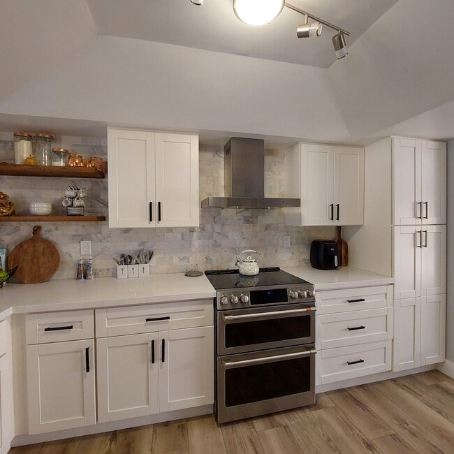 Building Photo - 3871 Alcantara Ave