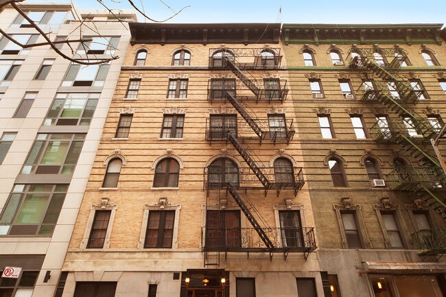 Building Photo - 57 Thompson St