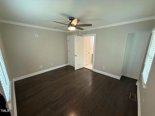 Building Photo - 215 Walnut St