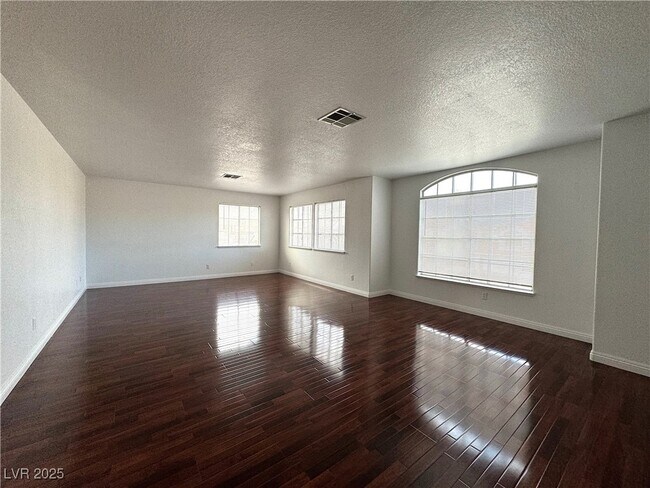 Building Photo - 7913 Waterfalls Ave