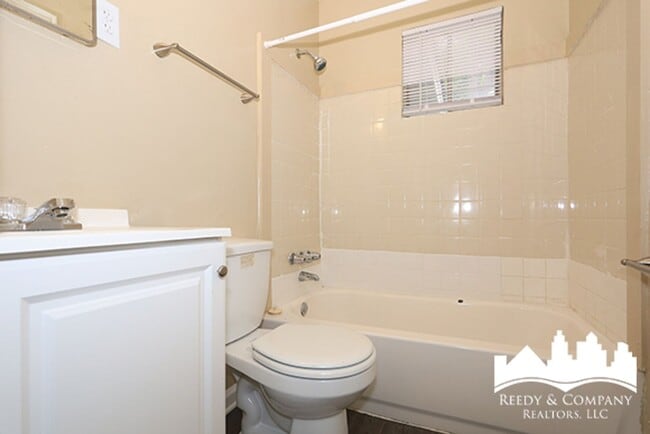 Building Photo - 3704 Irma St