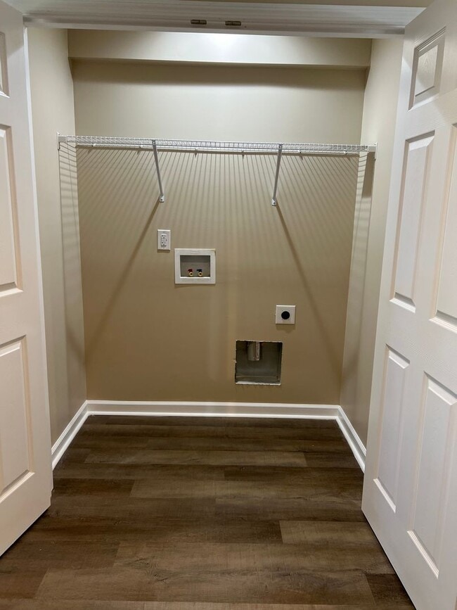 Building Photo - Nice 2 bedroom, 2 bath Duplex