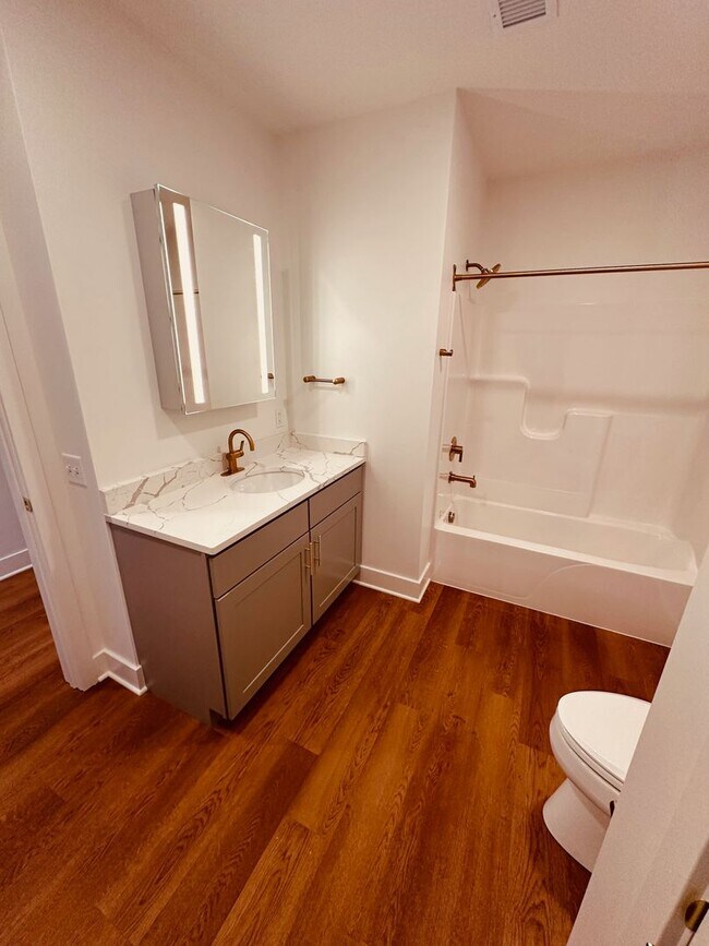 Building Photo - Fox Apartments, New One Bedroom Units, Dow...