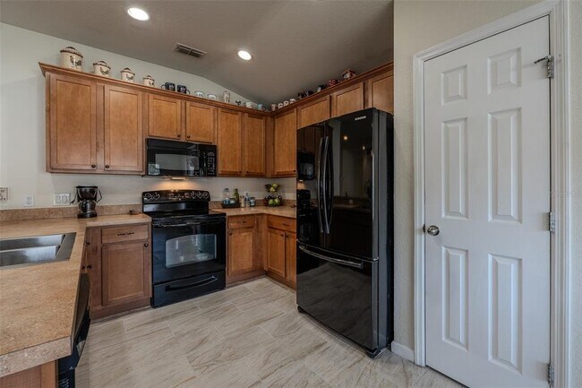 Building Photo - 5561 SW 40th St