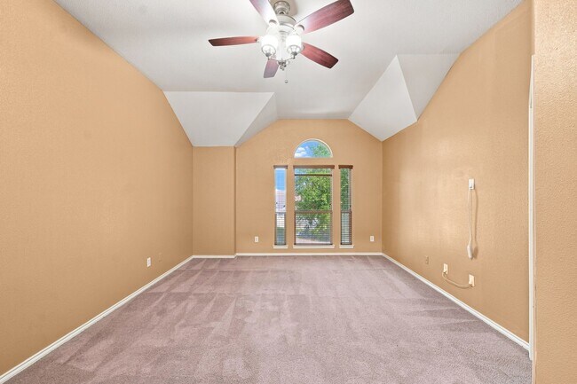 Building Photo - 16551 Pentonshire Ln