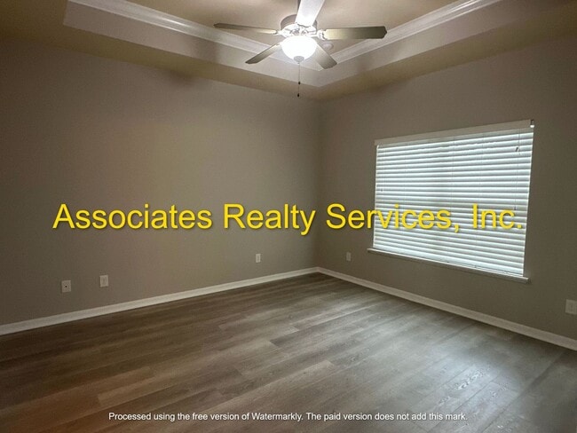 Building Photo - Sublease!   Lovely End Unit in Villas of West End LOOK!