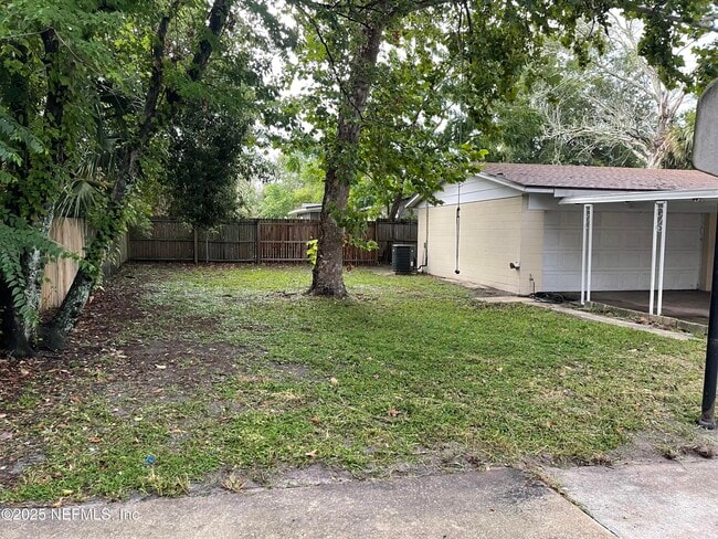 Building Photo - 3528 Jacona Dr