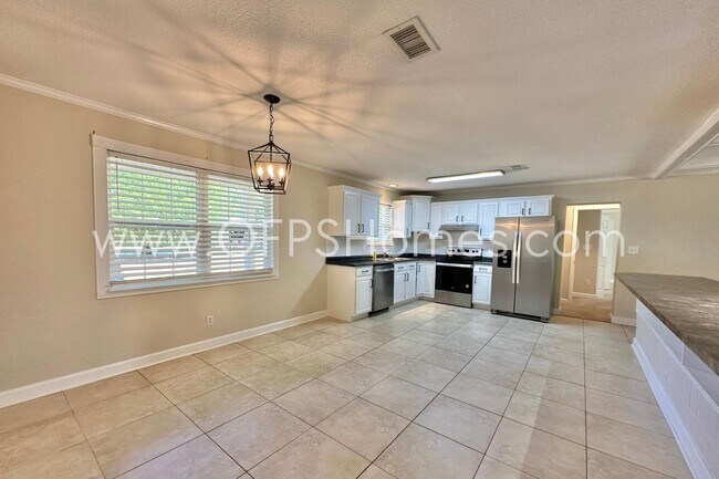Building Photo - 4490 FL-87