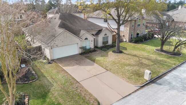 Building Photo - 9211 Memorial Hills Dr