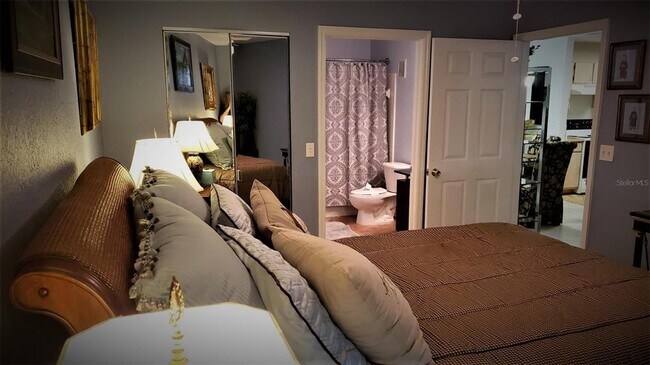 Building Photo - 8804 Manor Loop