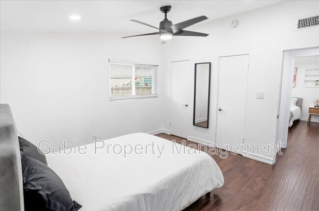 Building Photo - 27453 Santa Clarita Rd