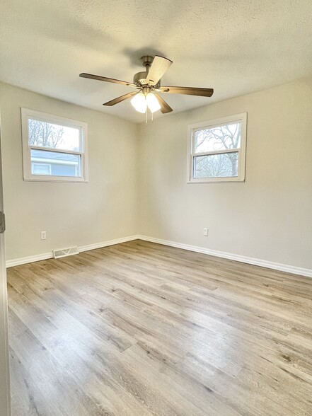 Bedroom 2 - 2209 W Calhoun St