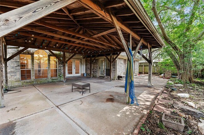 Building Photo - 2434 Blue Rose Dr