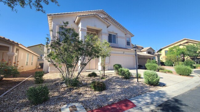Building Photo - Beautiful 2 Story 4 Bedroom home