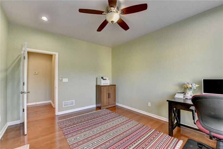 Building Photo - 770 Pimlicon Pl