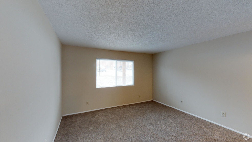 2BR, 1BA - 900SF - Glenridge