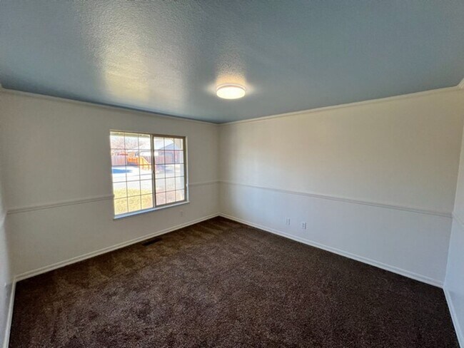 Building Photo - One Third Acre lot Three Bedroom near Spanish Springs High