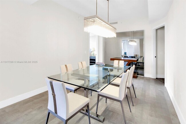 Building Photo - 2900 NE 7th Ave