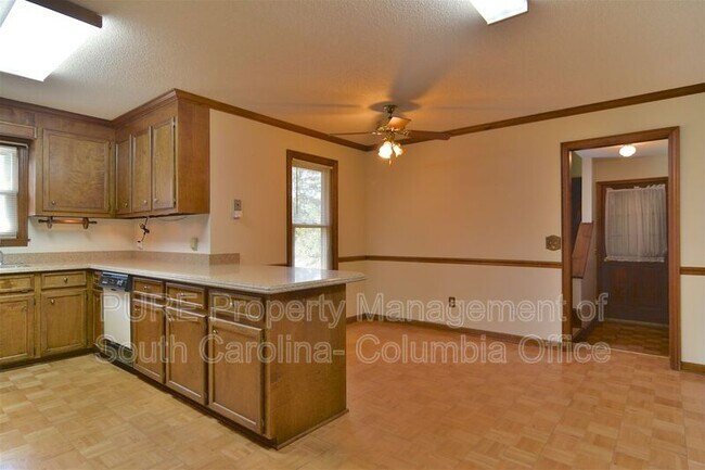 Building Photo - 517 Sparkleberry Ln