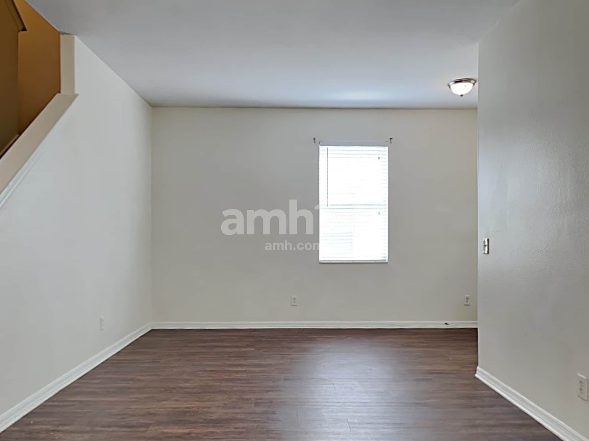 Building Photo - 8523 Deer Chase Dr