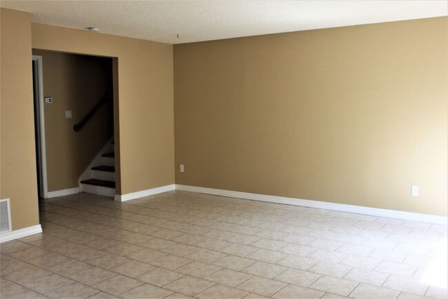 Building Photo - 8236 Radclff Drive