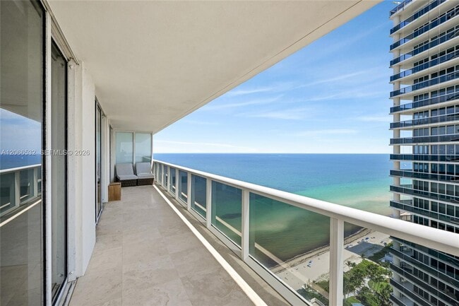 Building Photo - 1830 S Ocean Dr