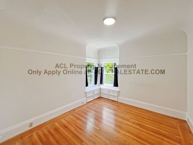 Building Photo - North Oakland Beauty – Modern Comfort Meet...
