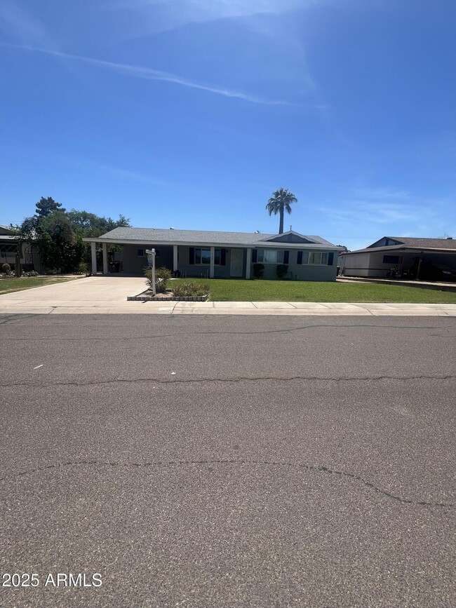 Building Photo - 125 E Papago Dr