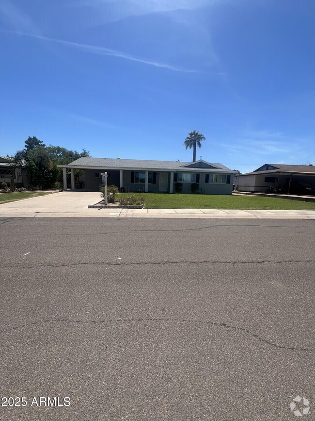 Building Photo - 125 E Papago Dr