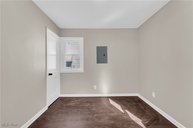 Building Photo - 23198 Gay St