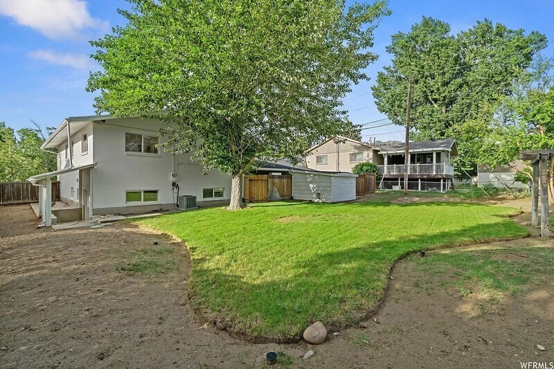 Building Photo - 1520 E 7380 S
