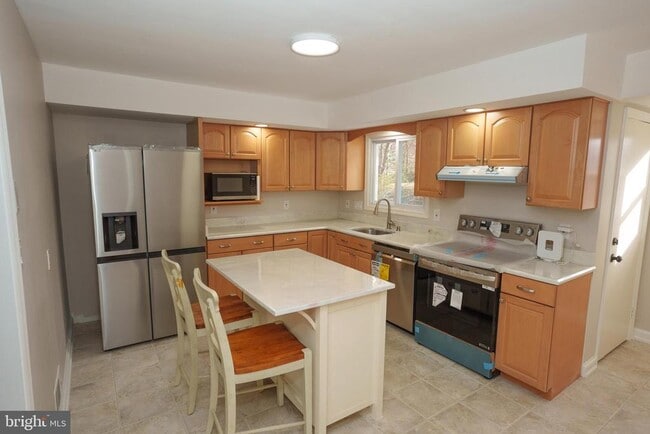 Building Photo - 4305 Elmwood Rd