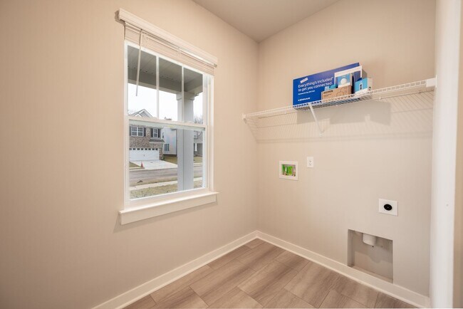 Building Photo - **BE THE LUCKY ONE TO LIVE IN THIS BEAUTIFUL HOME IN THE DESIRABLE SAWGRASS NEIGHBORHOOD IN SPRIN...