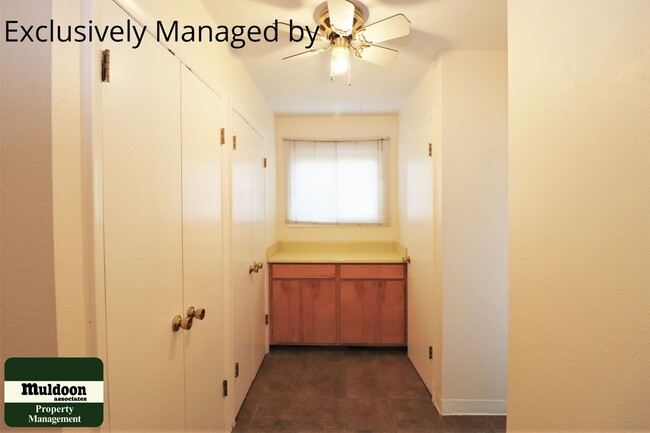 Building Photo - Very Nice Three Bedroom Home with Garage Included! in the Broadmoor Area!