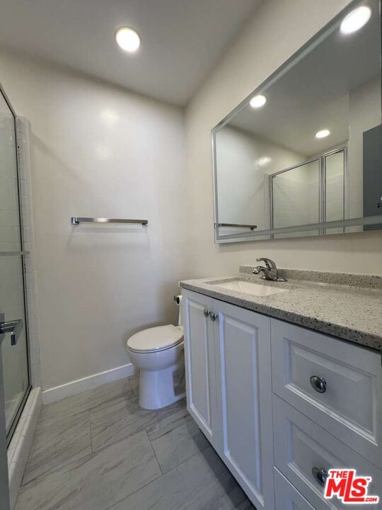 Building Photo - 432 S Sherbourne Dr