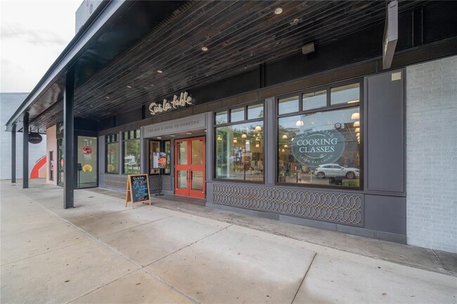 Building Photo - 762 S Village Cir