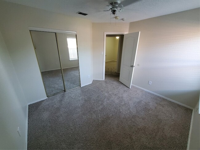 Building Photo - 4233 Fernleaf Dr