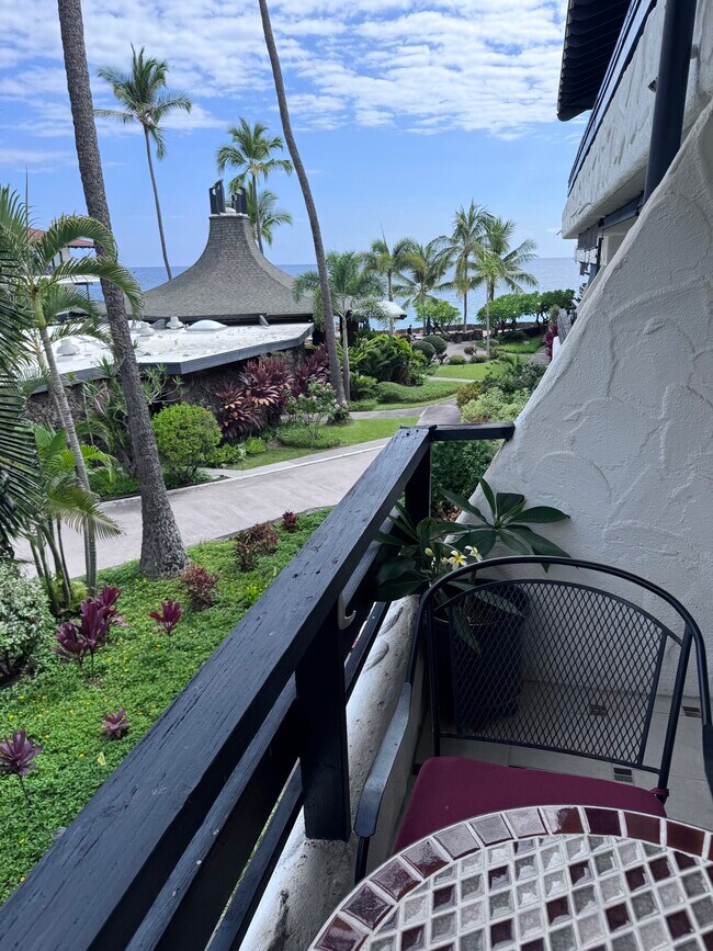 Building Photo - 75-6082-6082 Ali‘i Dr