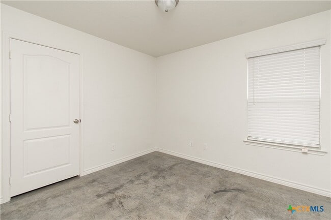 Building Photo - 1004 Barbara Jordan St