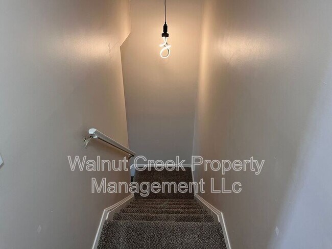 Building Photo - 5520 Beavercrest Dr