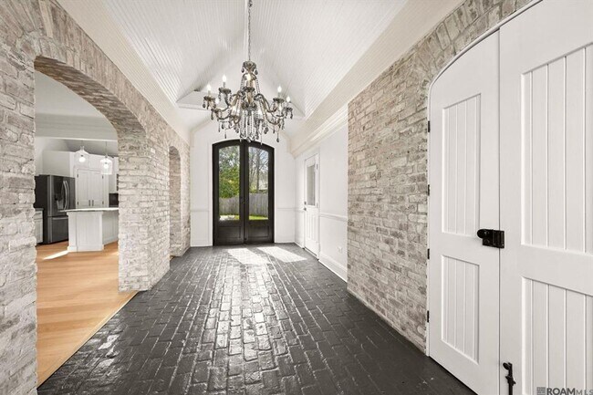 Building Photo - 4 Bedroom Luxury Rental located near Bocage | Private Pool | Mother In Law Suite