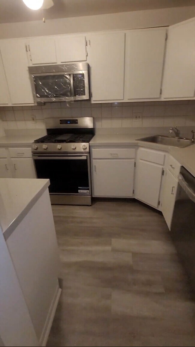 Building Photo - 1303 Morris Ct