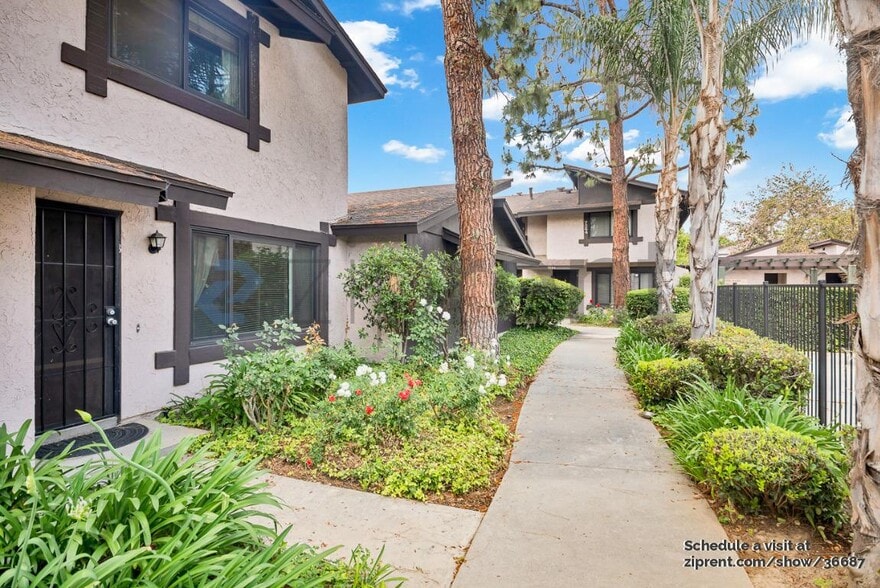 Building Photo - 7552 Corbin Ave
