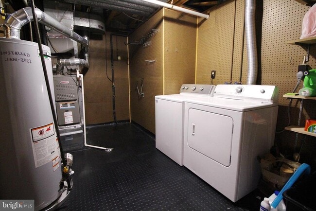 Building Photo - 3139 Stratford Ct