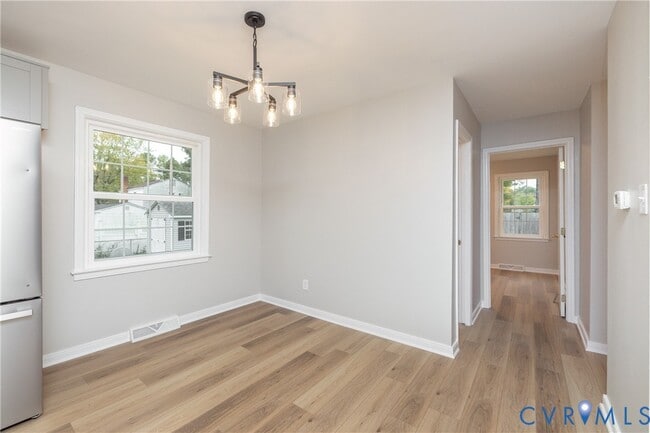 Building Photo - 609 Willomett Ave