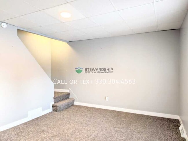 Building Photo - 15265 Lincoln Way W